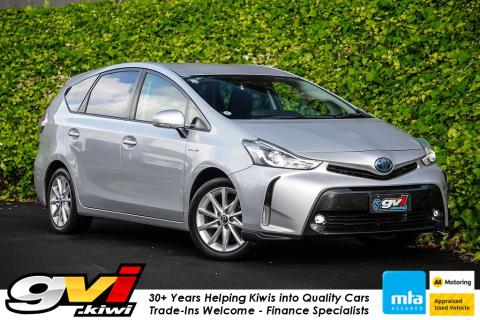 2014 Toyota Prius Alpha G Touring - Thumbnail