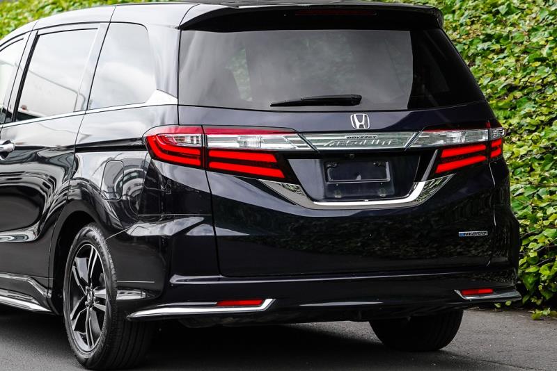2017 Honda Odyssey Absolute Hybrid