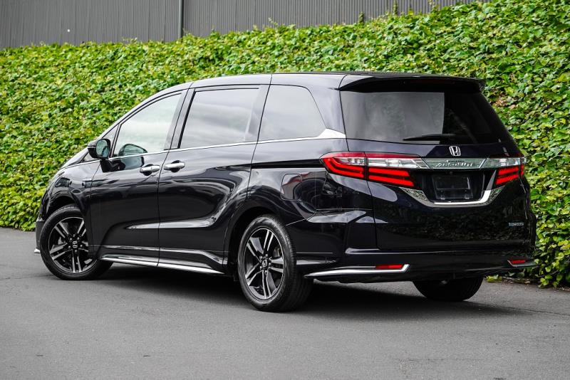 2017 Honda Odyssey Absolute Hybrid