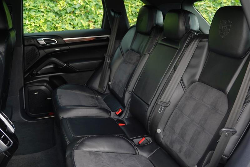 2017 Porsche Cayenne Platinum Edition