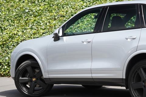 2017 Porsche Cayenne Platinum Edition - Thumbnail