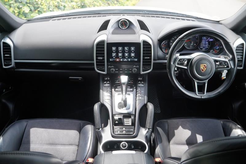 2017 Porsche Cayenne Platinum Edition