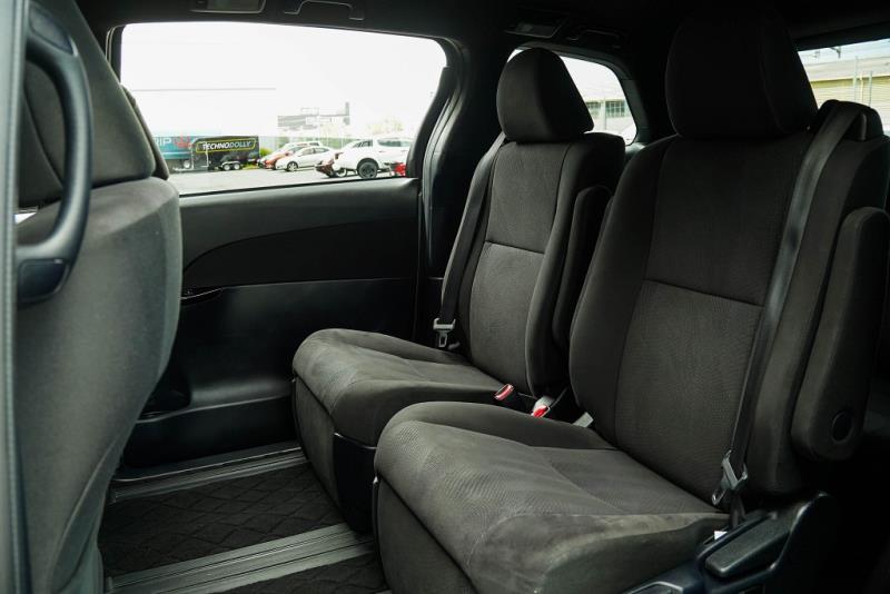 2016 Toyota Estima Aeras 7 Seater