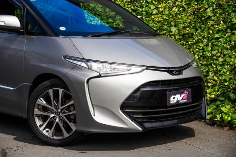 2016 Toyota Estima Aeras 7 Seater - Thumbnail