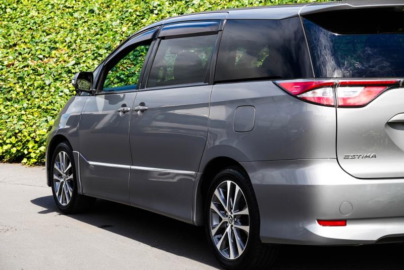 2016 Toyota Estima Aeras 7 Seater