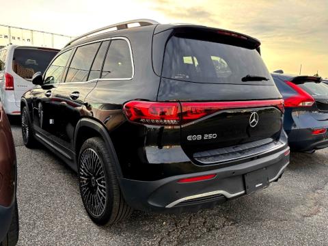 2022 Mercedes Benz EQB - Thumbnail