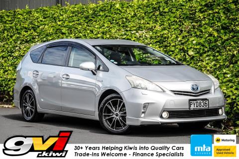 2013 Toyota Prius Alpha Hybrid - Thumbnail