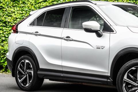 2022 Mitsubishi Eclipse Cross PHEV 4WD - Thumbnail