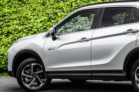 2022 Mitsubishi Eclipse Cross PHEV 4WD - Thumbnail