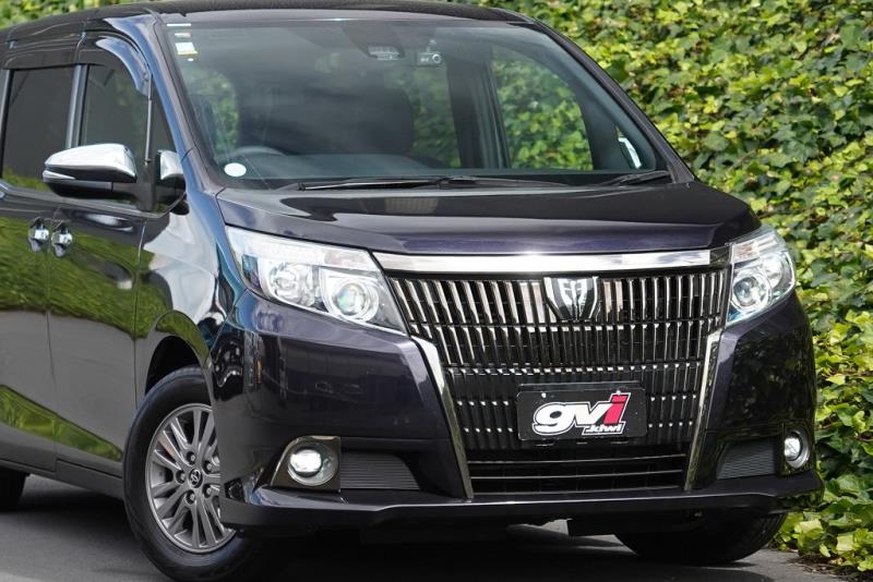 2017 Toyota Noah / Esquire / Voxy