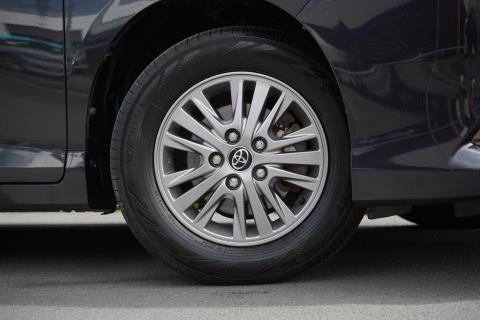 2017 Toyota Noah / Esquire / Voxy - Thumbnail