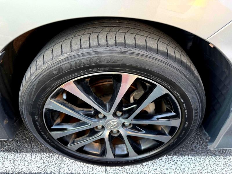 2015 Toyota Estima Aeras 8 Seater