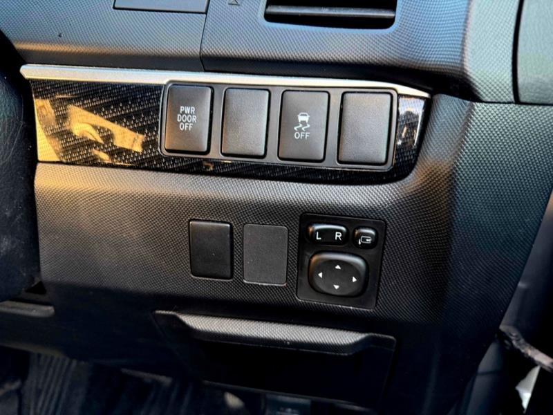 2015 Toyota Estima Aeras 8 Seater