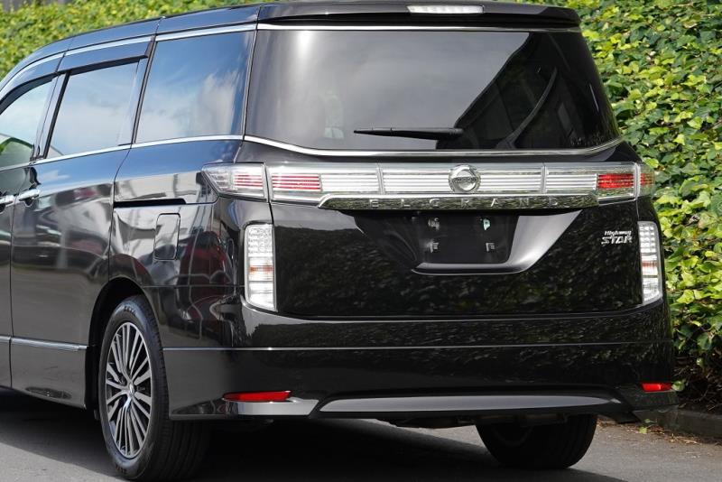 2018 Nissan Elgrand Highway Star