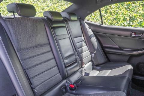 2013 Lexus IS 300h - Thumbnail