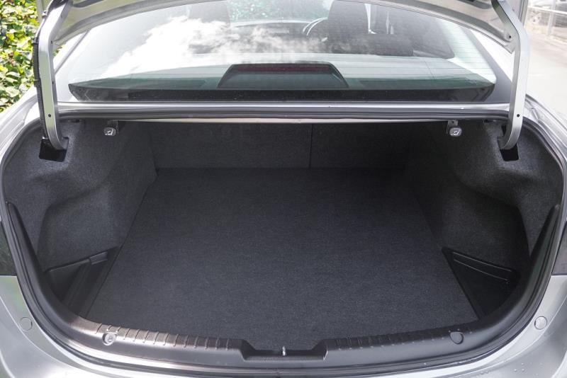 2013 Mazda Atenza 20S / Mazda 6