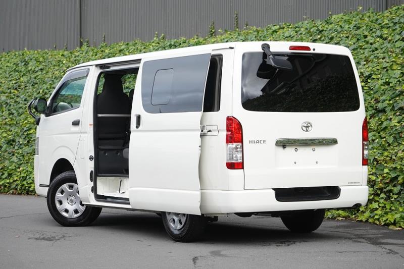 2019 Toyota Hiace GL 5 Door