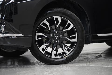 2015 Mitsubishi Outlander PHEV G - Thumbnail