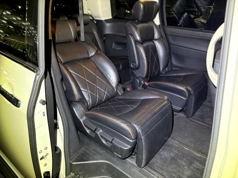 2015 Nissan Elgrand 350 Highway Star - Thumbnail