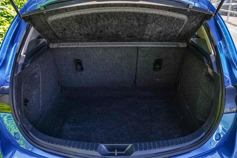 2013 Mazda 3 Sport / Axela 20S