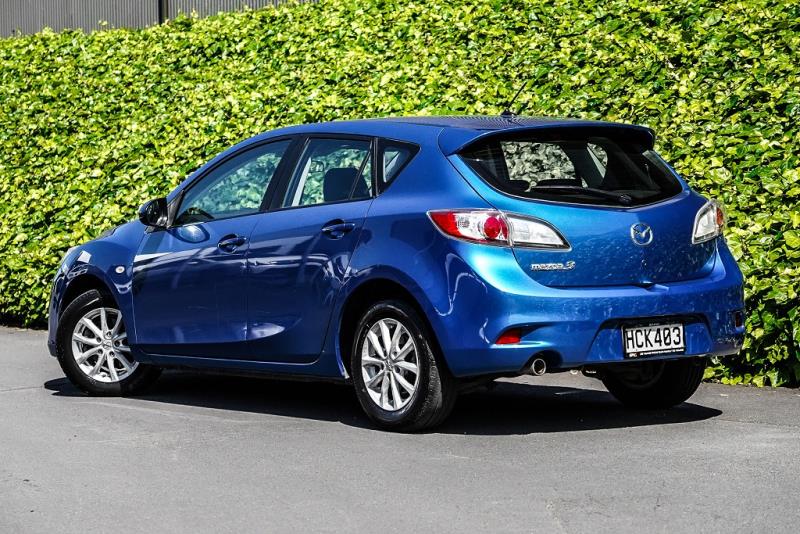 2013 Mazda 3 Sport / Axela 20S