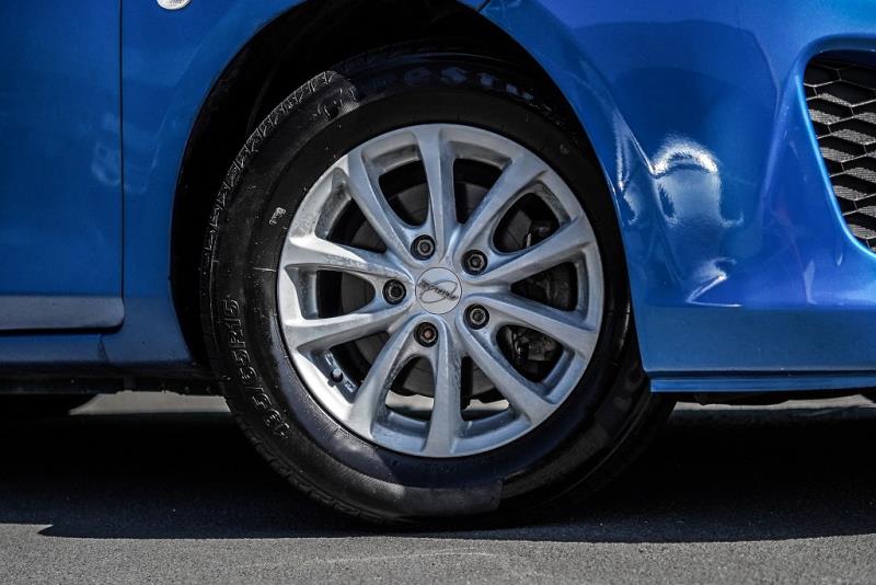 2013 Mazda 3 Sport / Axela 20S