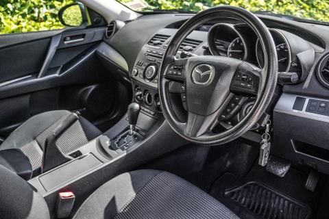 2013 Mazda 3 Sport / Axela 20S - Thumbnail