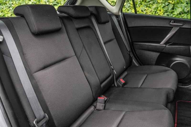 2011 Mazda Axela 20S / 3 Sport