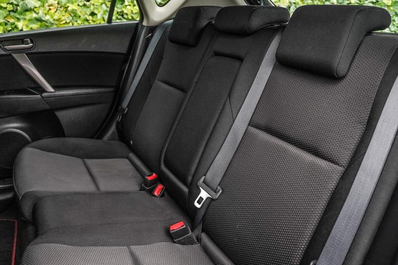 2011 Mazda Axela 20S / 3 Sport