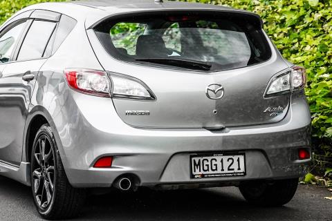 2011 Mazda Axela 20S / 3 Sport - Thumbnail