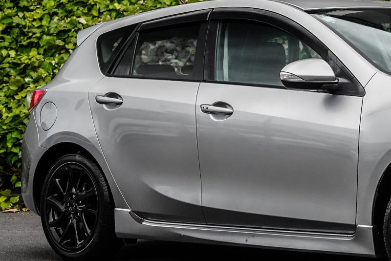 2011 Mazda Axela 20S / 3 Sport