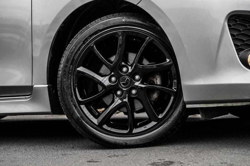 2011 Mazda Axela 20S / 3 Sport