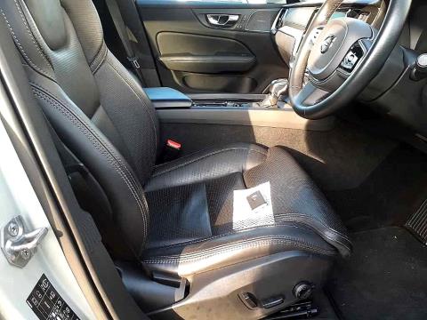 2019 Volvo V60 T5 Inscription - Thumbnail