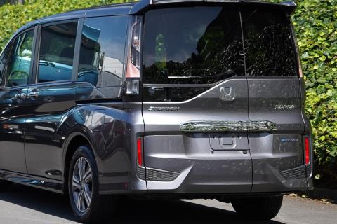 2018 Honda Step Wagon - Thumbnail