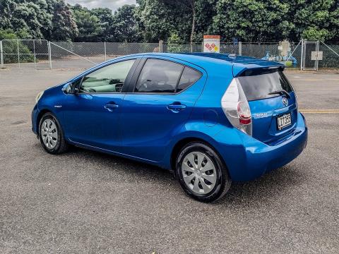 2012 Toyota Aqua Hybrid - Thumbnail