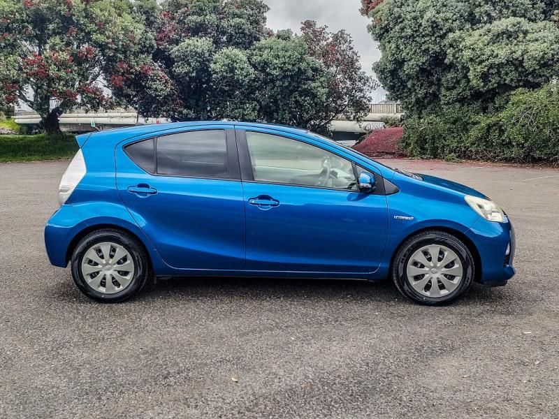 2012 Toyota Aqua Hybrid