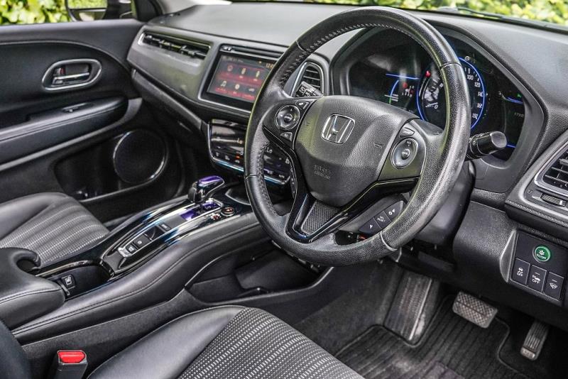 2014 Honda Vezel Z Hybrid / HR-V