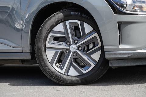 2021 Hyundai Kona EV 64kWh - Thumbnail