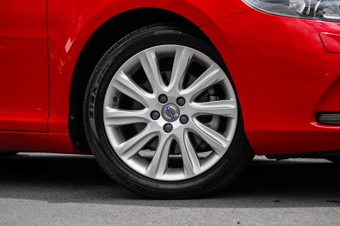 2015 Volvo V40 T4 - Thumbnail