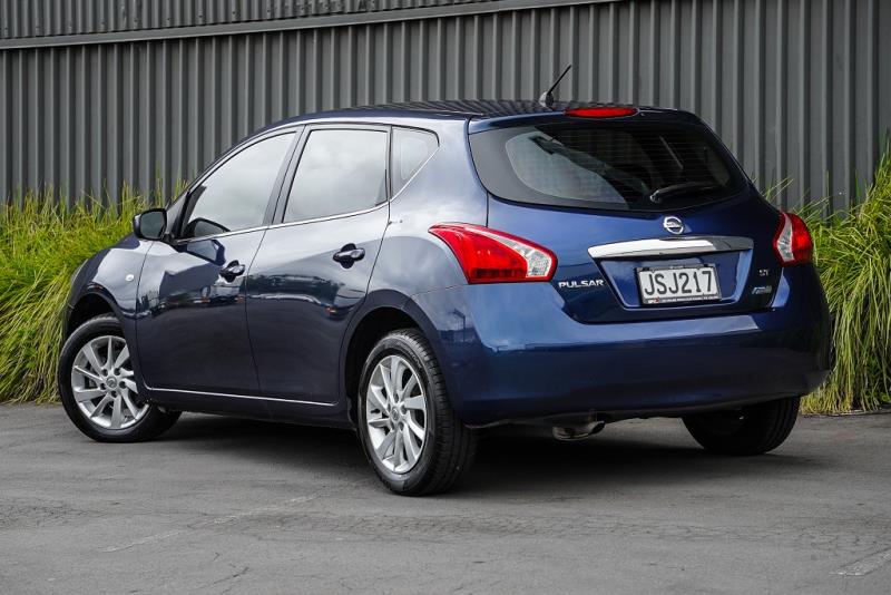 2016 Nissan Pulsar ST Hatchback