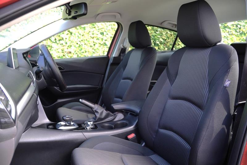 2015 Mazda Axela Hybrid / 3 Hybrid