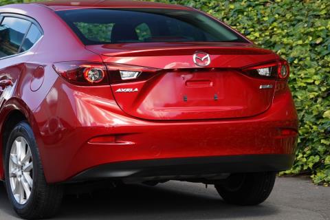 2015 Mazda Axela Hybrid / 3 Hybrid - Thumbnail