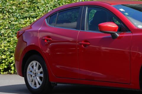 2015 Mazda Axela Hybrid / 3 Hybrid - Thumbnail