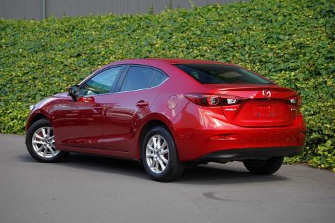 2015 Mazda Axela Hybrid / 3 Hybrid - Thumbnail