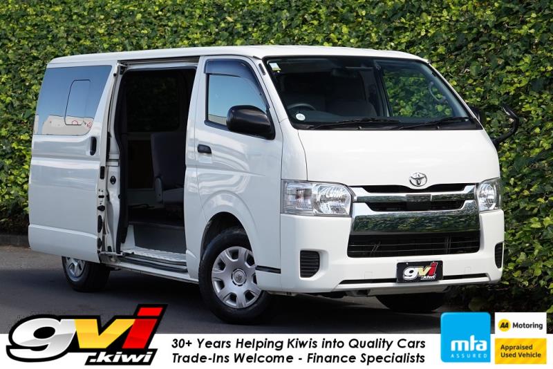 2020 Toyota Hiace GL 6 Seater