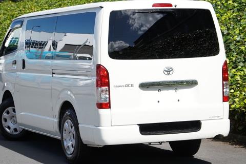 2020 Toyota Hiace GL Package - Thumbnail