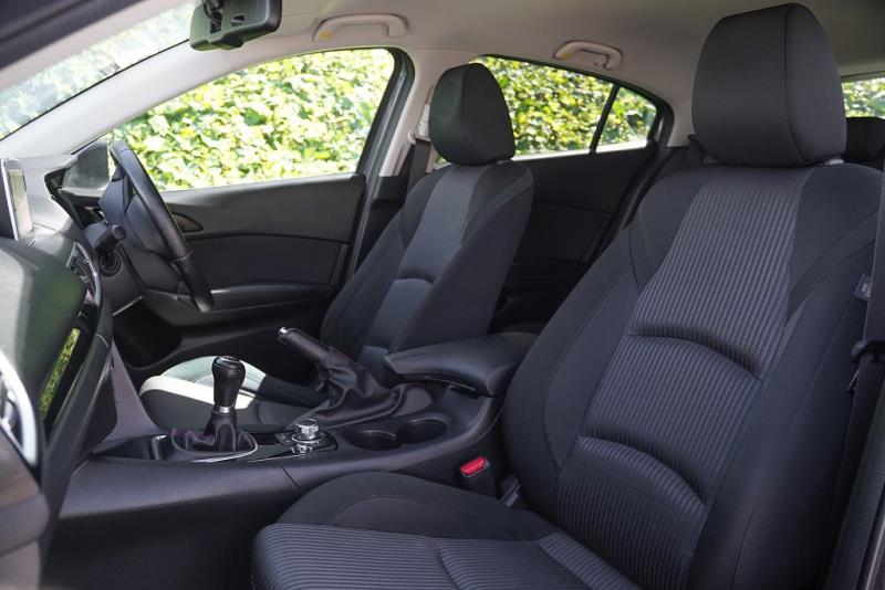 2014 Mazda Axela 20S / 3 Sport