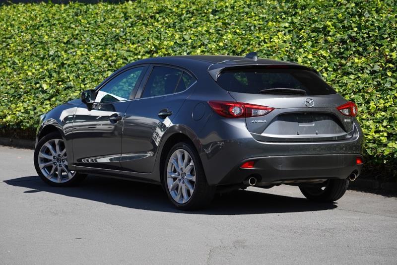 2014 Mazda Axela 20S / 3 Sport
