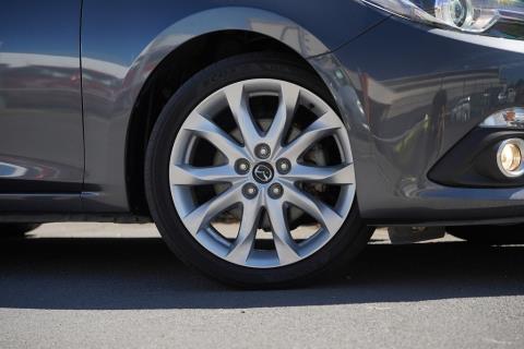 2014 Mazda Axela 20S / 3 Sport - Thumbnail