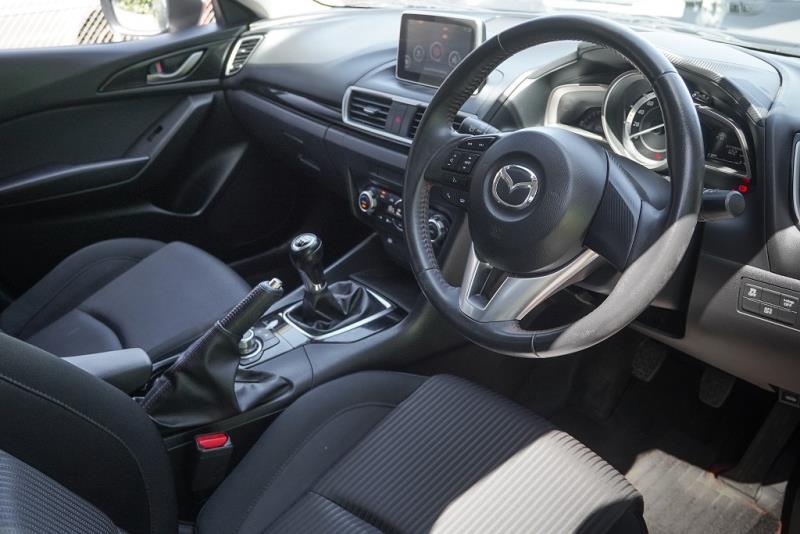 2014 Mazda Axela 20S / 3 Sport